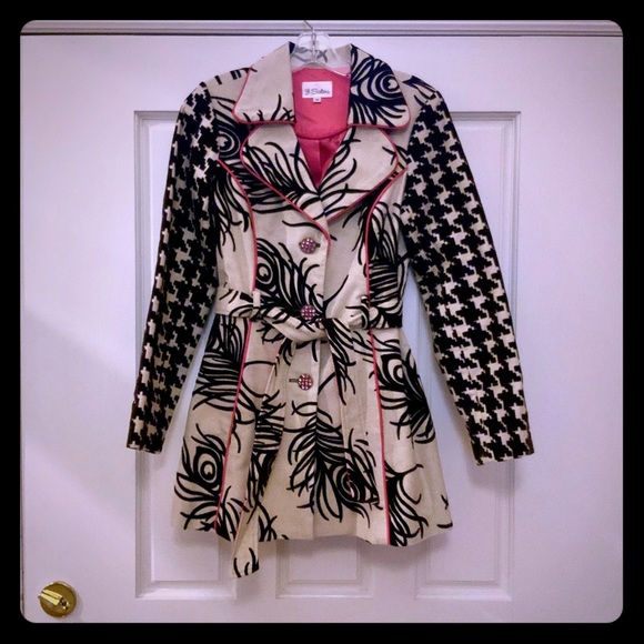 NWOT, 3 Sisters coat w/ beautiful crystal pink. Pristine condition! - Picture 2 of 7